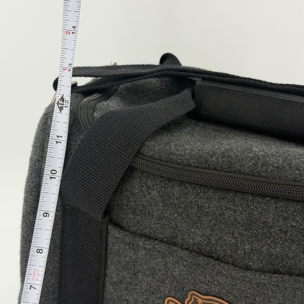 USA Salesforce x Field & Co. Soft Gray Wool Insulated Cooler Bag w Bottle Opener - Picture 3 of 8